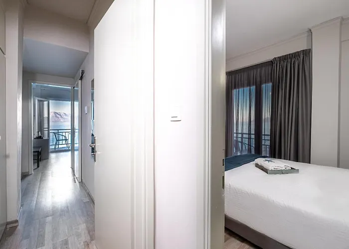 Riviera Hotel